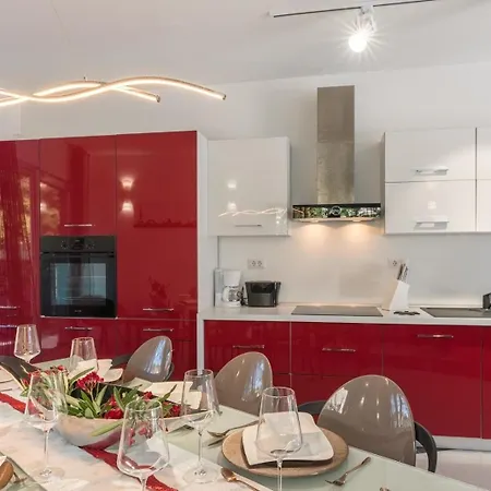 Holiday home Mit Privatpool Fuer 10 Personen Ca 150 Qm In Medulin, Istrien Suedkueste Von Istrien *