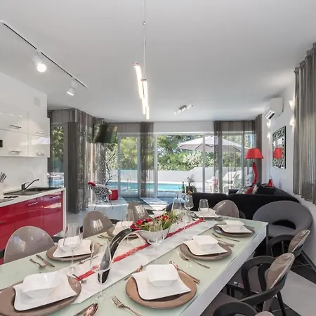 Mit Privatpool Fuer 10 Personen Ca 150 Qm In Medulin, Istrien Suedkueste Von Istrien Holiday home *